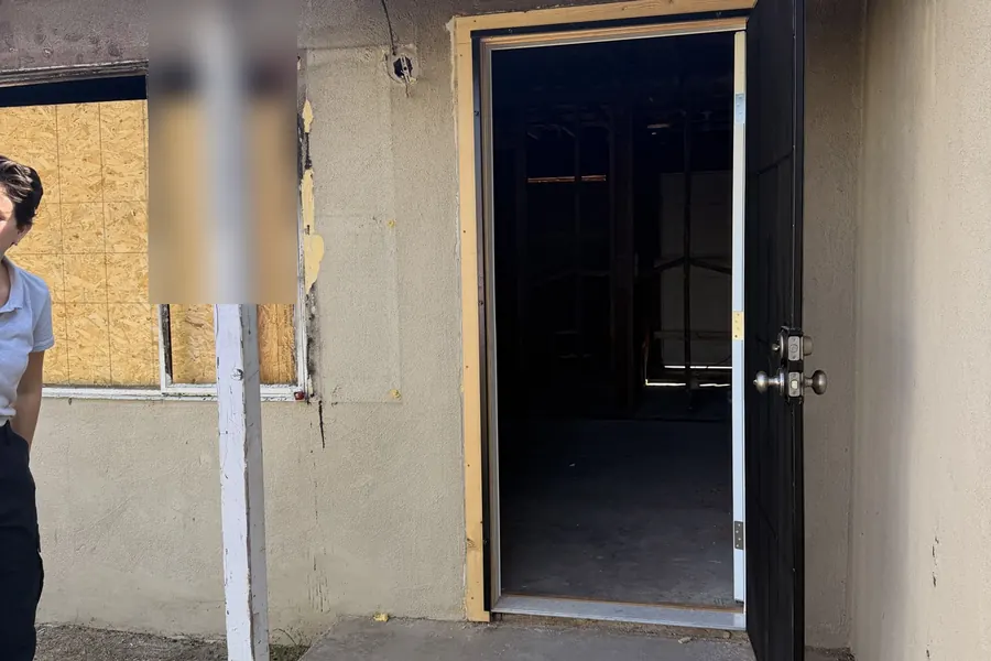 Plywood board-up