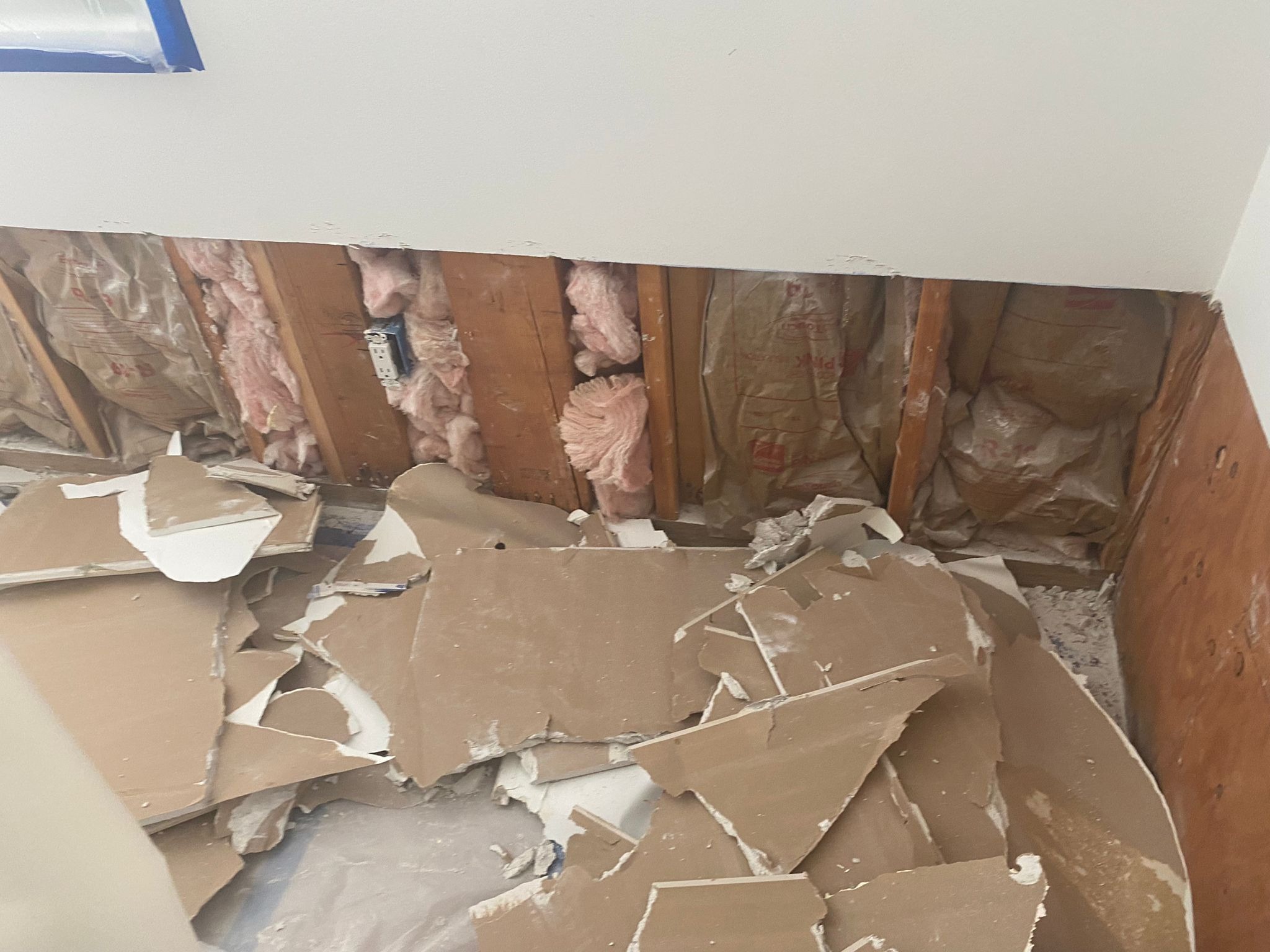 Selective lower-wall removal during water mitigation after exterior water intrusion in Central Los Angeles