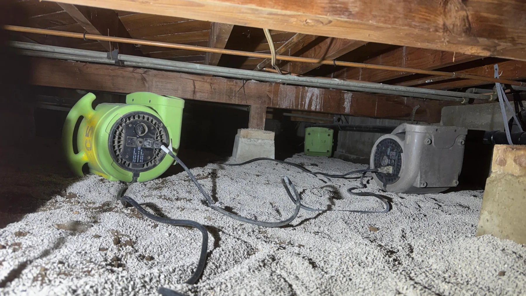 crawl-space-water-extraction-hero